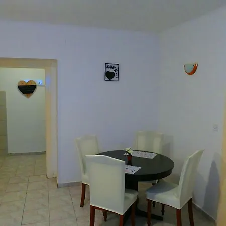 Διαμέρισμα Top Center For 5